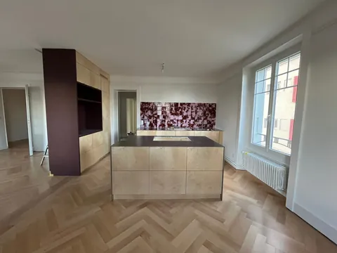 Cuisine ouverte avec îlot central